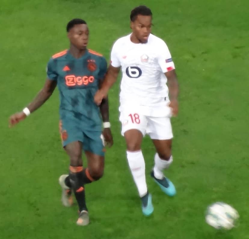 Stevan Manuel renova contrato com o Benfica