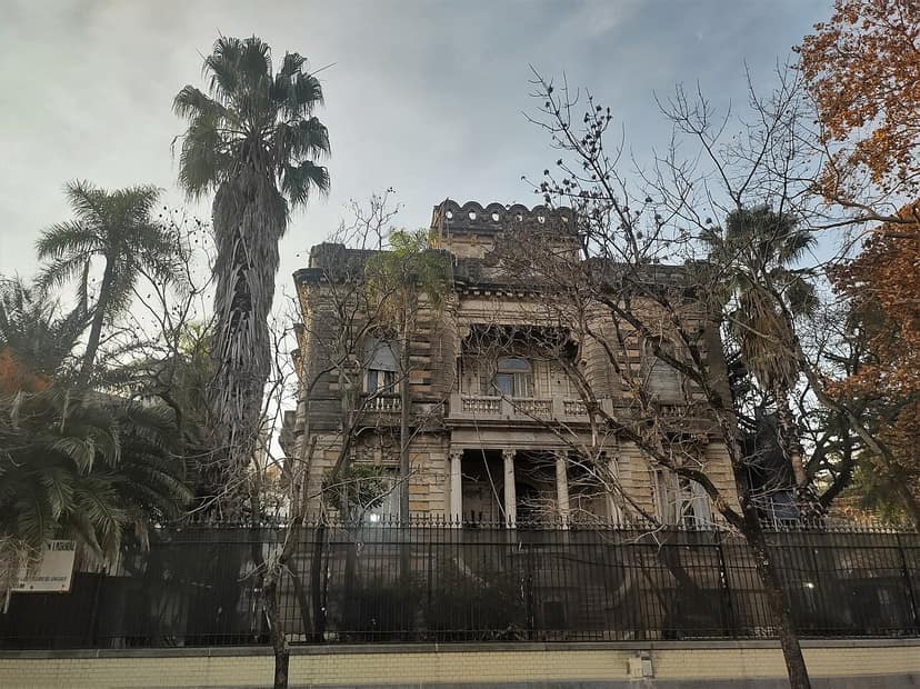 Femicidio en Villa Devoto: un hombre asesinó a su esposa y luego huyó