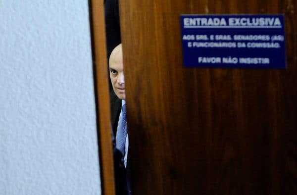 Moraes e Dino ordenam devolução de pagamentos a juízes