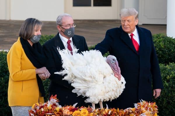 Trump explica el cambio de avión en medio de preocupaciones de seguridad en Turquía