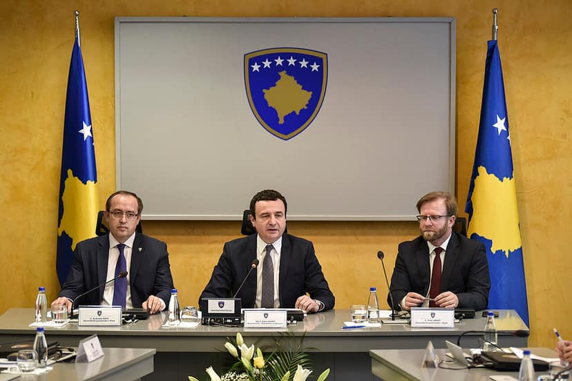 Incidente in Parlamento in Kosovo: deputata lancia uova contro il primo ministro ad interim