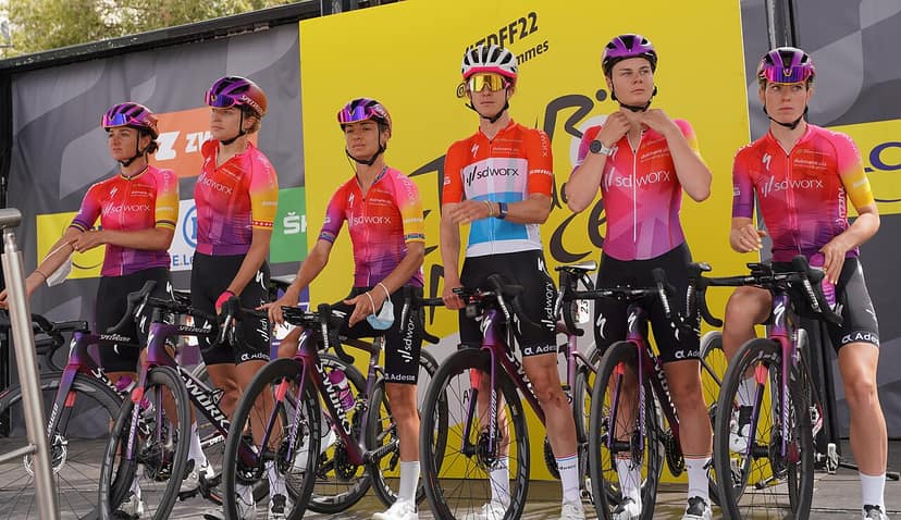 Paula Blasi si sacrifica in una tappa difficile del Tour de France