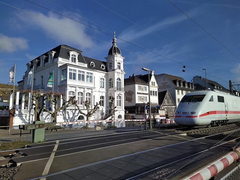 Albulalinie en Graubünden interrompue en raison d'un glissement de terrain