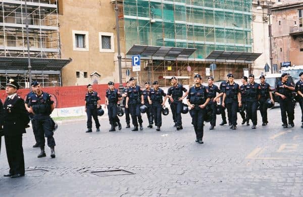 Un automobiliste renverse des cyclistes à Lanzo Torinese, quatre blessés