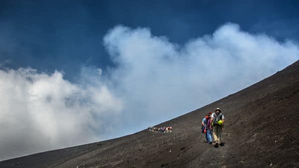 Éruption de l'Etna : l'aéroport de Catane reste fermé