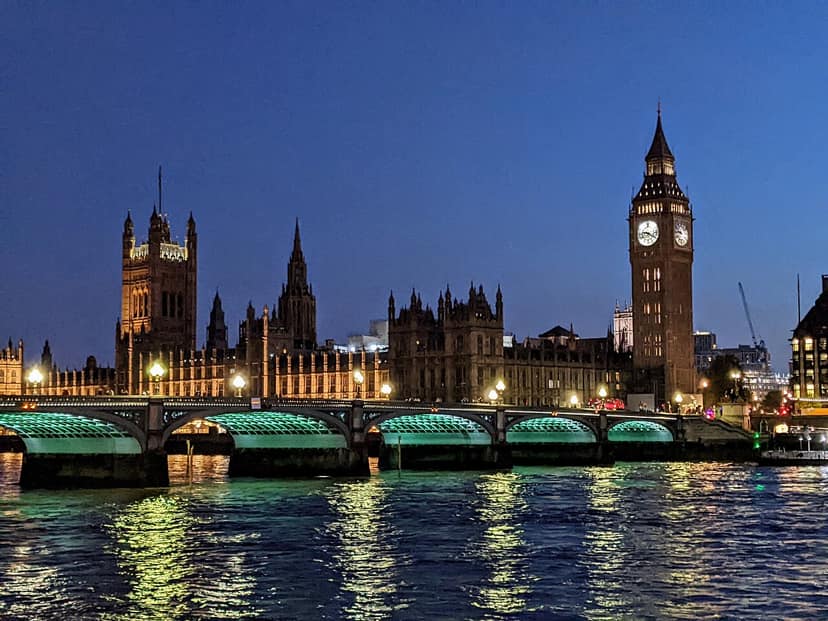 Milburn examine les approches irlandaises pour lutter contre le chômage des jeunes