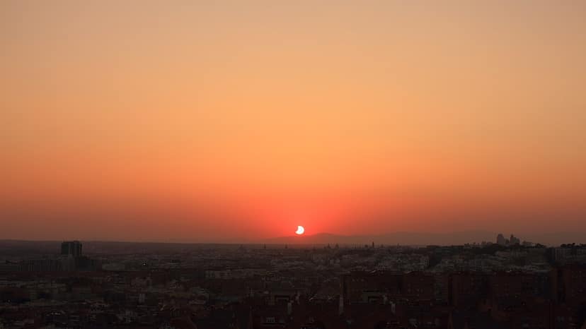 Milioni di persone osservano l'eclissi solare totale in Europa