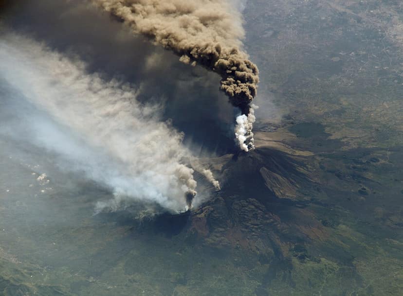 Éruption de l'Etna entraîne des annulations de vols à l'aéroport de Catane
