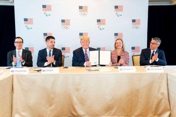 Trump parla di un possibile candidarsi nel 2028 e della situazione in Hormuz
