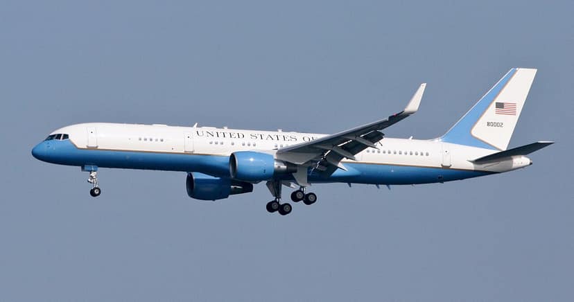 Trump cambia aereo in segreto dopo vertice Nato per minacce iraniane