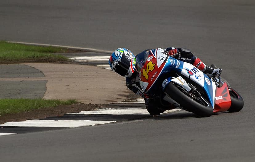Raul Fernandez vince il MotoGP britannico a Silverstone