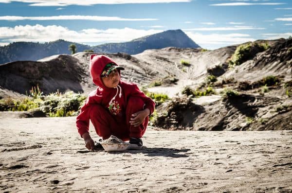 L'Indonesia chiude il parco nazionale del Monte Bromo a causa dell'espansione degli incendi
