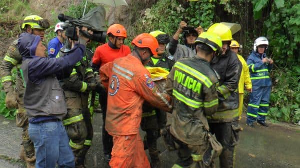 Vrouw gered na aardbeving in Colombia overleden na 36 uur onder puin