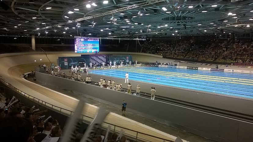 Sara Curtis établit un nouveau record du monde du 50 mètres dos