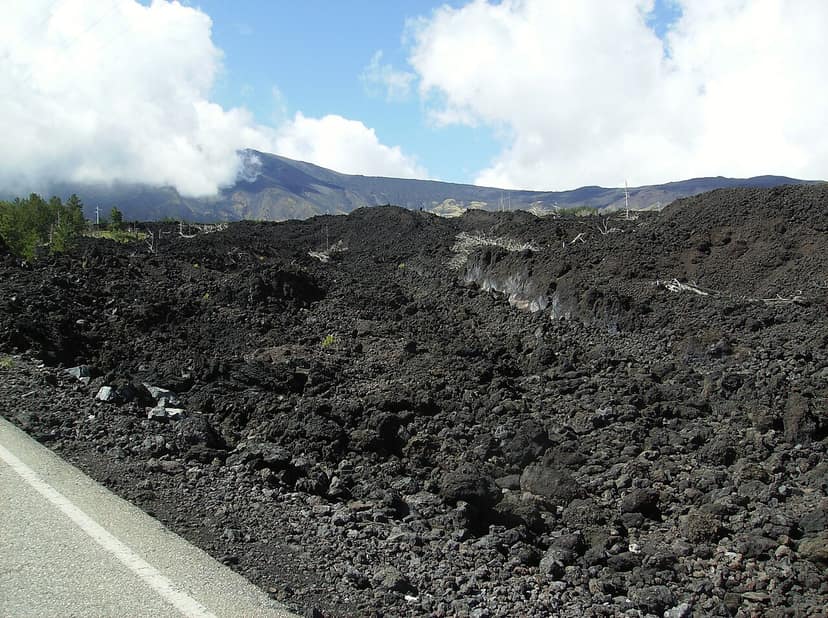 Etna: Lava sinkt auf 1300 Meter