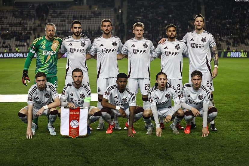 Ajax lascia a casa Berghuis per motivi personali