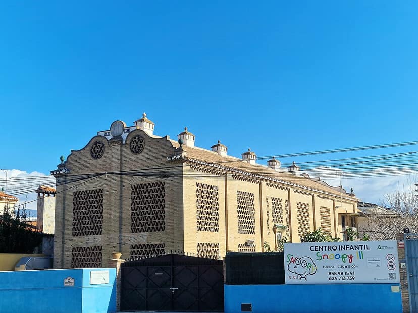 Magnitude 5 earthquake shakes Granada and causes material damage