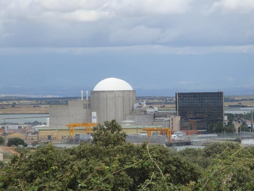 La proroga della centrale di Almaraz genera reazioni diverse