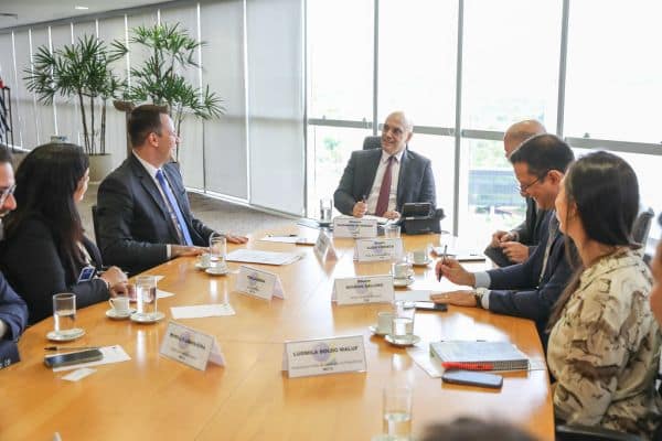 Manus retoma operações autónomas após veto chinês a venda à Meta